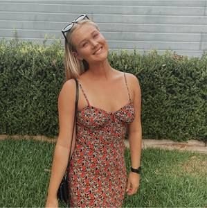 Meet your Posher, Demi